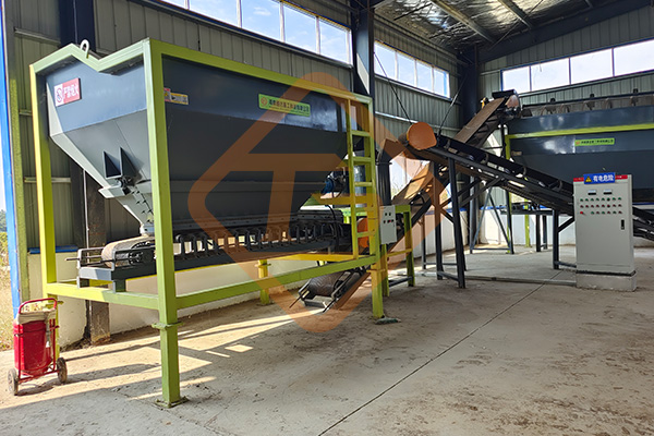 通達(dá)智能裝備鏟車喂料機(jī)的特點與性能